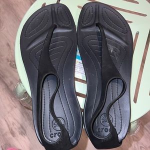Black crocs sling flip flop sandals